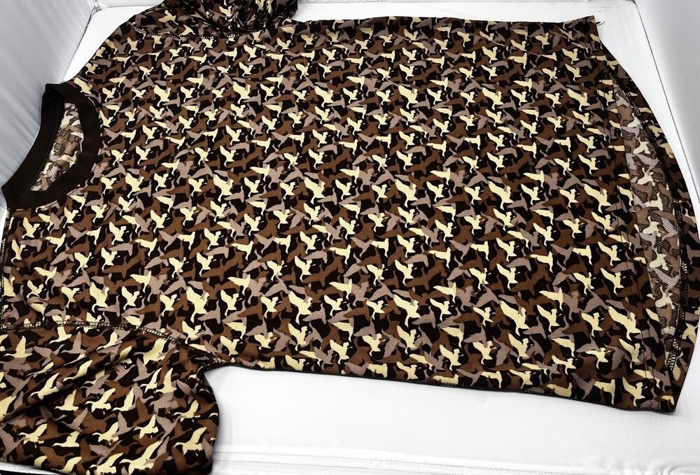 Duck Dynasty shirt with Duck Camo Print short sleeve shirt Pre-Owned size Large